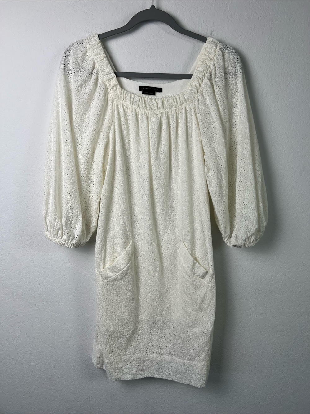 BCBGMaxAzria White Cotton Eyelet 3/4 balloon Sleeve Square Neck  Shift Dress